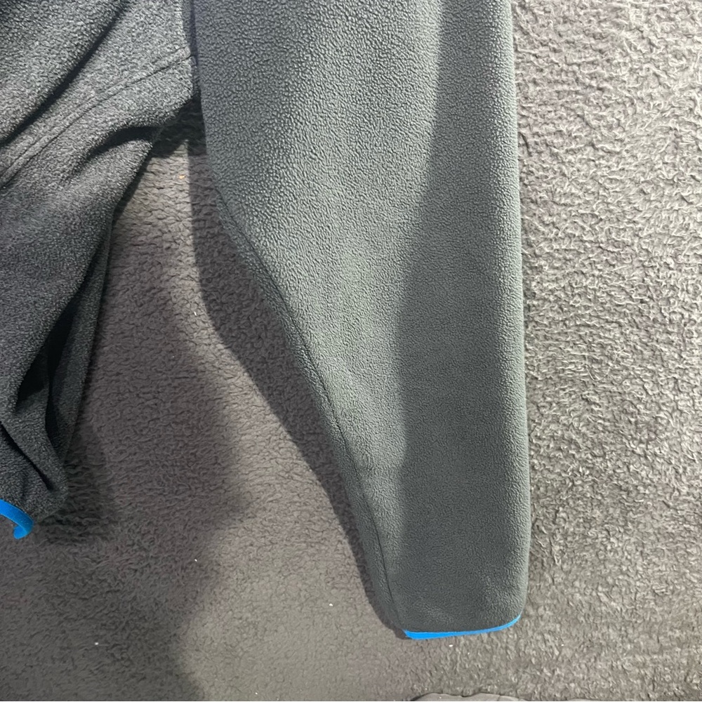 Patagonia Synchilla Men’s Gray and Blue Button Up Fleece Jacket Hood Size M - Picture 4 of 9